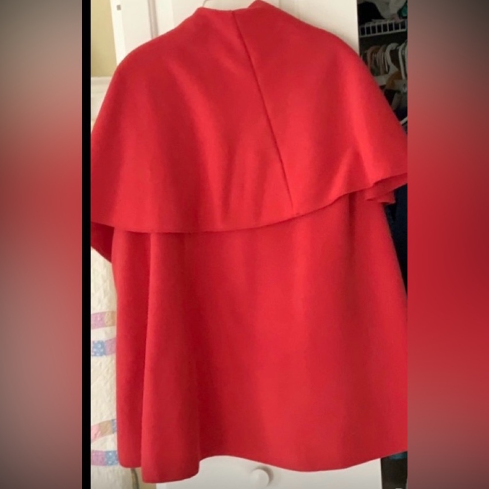UEC Janska Scarlet Red UltraPlush Polarfleece Poncho Cape Wrap w/ TieBelt O/S - Picture 4 of 5